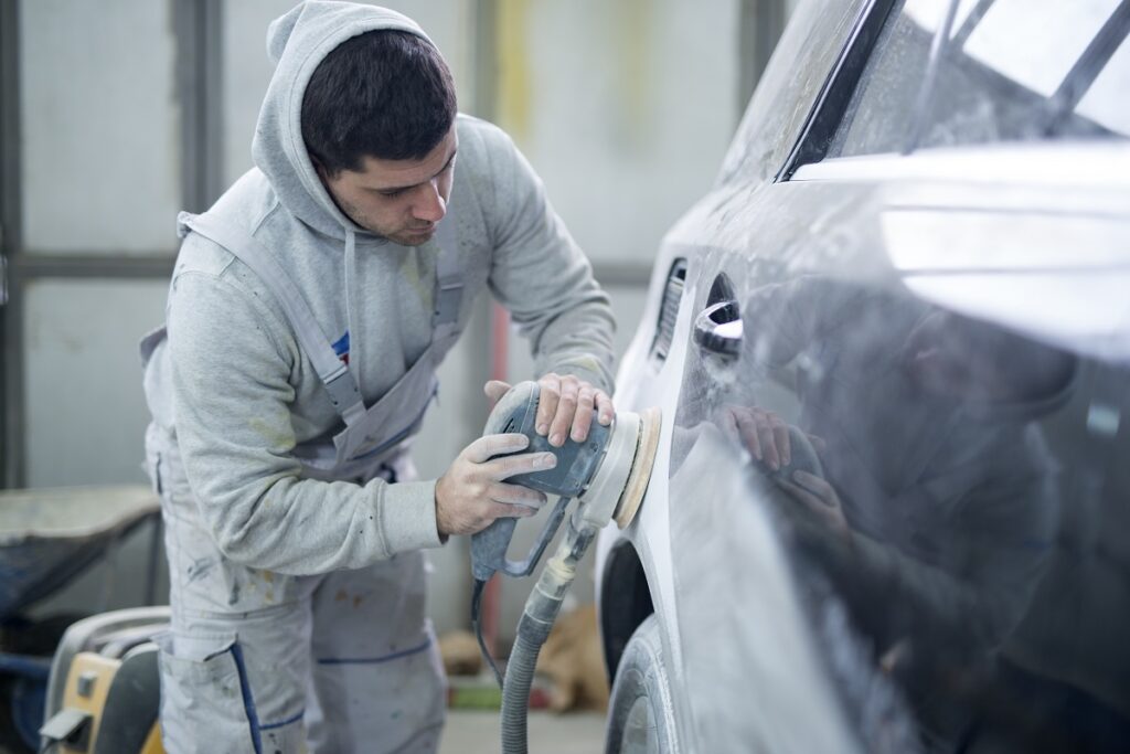 Top 7 Signs You Need Auto Body Repair After a Las Vegas Road Trip